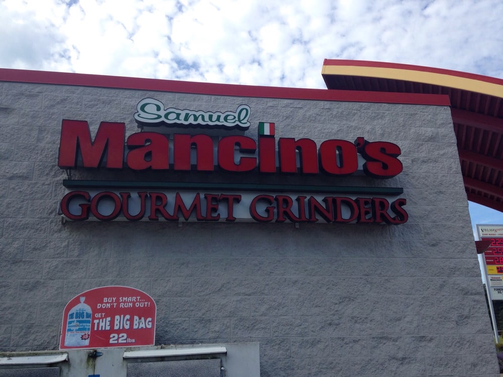 MANCINO’S PIZZA & GRINDERS 08093 M 140, South Haven, Michigan