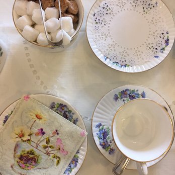 Cupan Tae - Decoration of tables - Tea Rooms Near Me - Galway, G