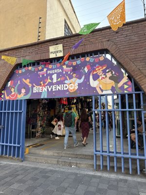 Mercado de Artesanías La Ciudadela by null