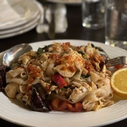 Thep Lela Thai Restaurant - Pad Kee Mow with chicken and eggplant