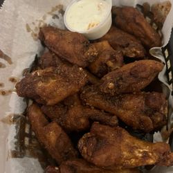 Moe's Bar & Grill - Cajun wings