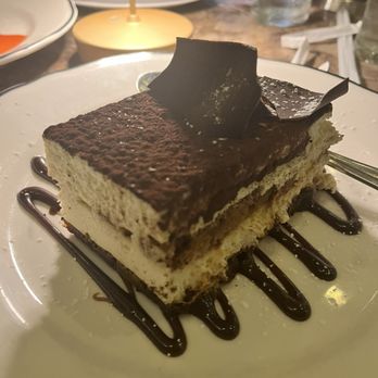 Maggiano's - Tiramisu - Italian Near Me - Springfield, Virginia