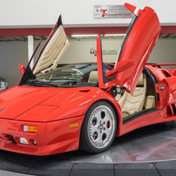 GT Auto Lounge - 1998 Lamborghini Diablo VT Roadster Convertible at GT Auto Lounge