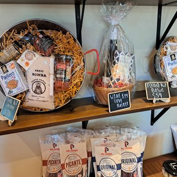 Telefèric Barcelona - Paella Kits and Wine Gift Baskets for sale in market - Spanish Near Me - Roseville, California