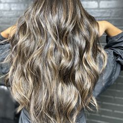 DV Hair Studio - Balayage and haircut