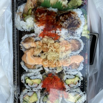 Kibo Sushi House - 6 pieces of california and spicy salmon instead of 8 for cash and carry - Japanese Near Me - Toronto, Ontario Kibo Sushi House - 6 pieces of california and spicy salmon instead of 8 for cash and carry - Japanese Near Me - Toronto, Ontario