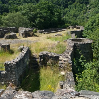 Schmidtburg - Innenhof und Wehrtürme - Landmarks & Historical Buildings Near Me - Bundenbach, RP