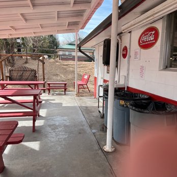 Big Burger World - Seating - Burgers Near Me - Canon City, Colorado