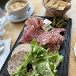 Café de la Régence - Charcuterie and onion soup