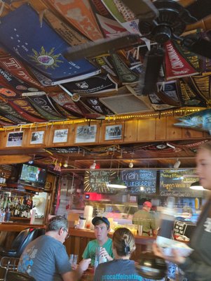 Art's Tavern by null