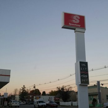Speedway - a gas station with a gas station sign in the foreground - Gas Stations Near Me - Perth Amboy, New Jersey Speedway - a gas station with a gas station sign in the foreground - Gas Stations Near Me - Perth Amboy, New Jersey