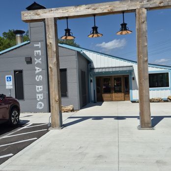 Hank’s Texas BBQ - Barbeque Near Me - Delaware, Ohio