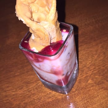 Seasons 52 - Raspberry cannoli - New American Near Me - Mclean, Virginia