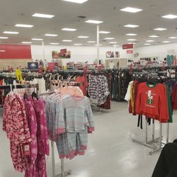 Beall's Outlet Store #438 - Clean & beautifully organized.
