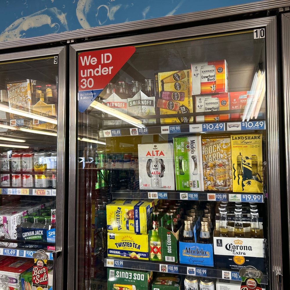 Stripes - Craft beer selection very lacking - Convenience Stores Near Me - Port Aransas, Texas