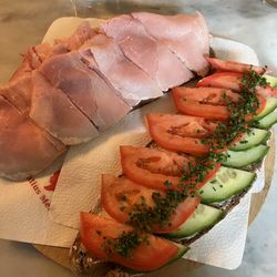 Kleines Café - Ham and cheese sandwich and tomato / cucumber sandwich