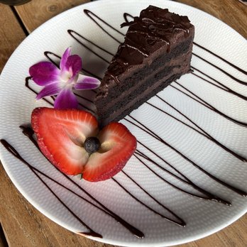 Tanuki River Landing - Chocolate cake - Japanese Near Me - Miami, Florida