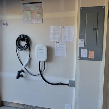 CurrentWorks Electric - Installed new level 2 car charger for client - Electricians Near Me - Mill Creek, Washington CurrentWorks Electric - Installed new level 2 car charger for client - Electricians Near Me - Mill Creek, Washington