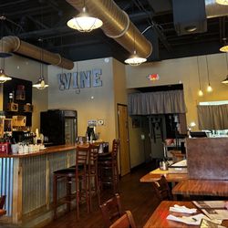 Rice Bistro - Customers and a bar.