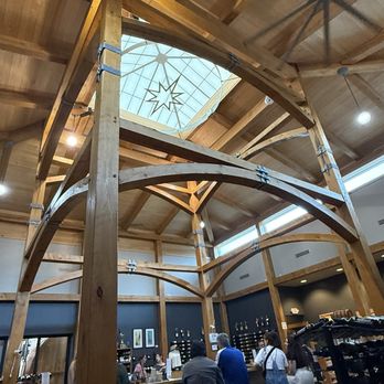 Black Star Farms - Tasting bar - Wineries Near Me - Suttons Bay, Michigan