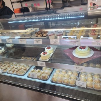 Kawaii Kokoro - Pastry window - Patisserie/Cake Shop Near Me - Lihue, Hawaii Kawaii Kokoro - Pastry window - Patisserie/Cake Shop Near Me - Lihue, Hawaii