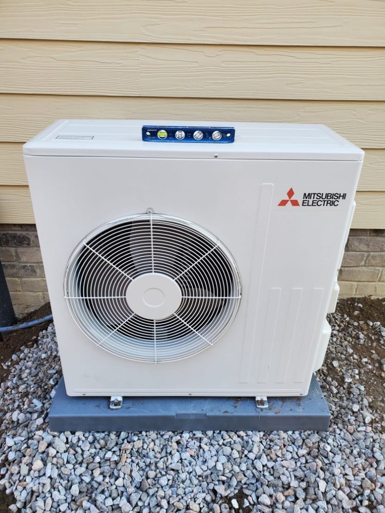 Slide of M&R HVACR Solutions