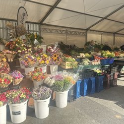Mercado de la Bretxa - Outside market