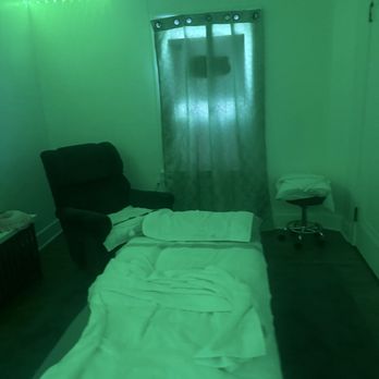 Royal Body Spa - The massage room was raggedy and freezing cold! It's promoted as a spa but it's just a dirty house. Not even a relaxing environment. - Massage Near Me - Irwin, Pennsylvania Royal Body Spa - The massage room was raggedy and freezing cold! It's promoted as a spa but it's just a dirty house. Not even a relaxing environment. - Massage Near Me - Irwin, Pennsylvania