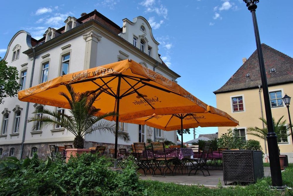 Schillercafe Amp Restaurant Gut Kahnsdorf 24 Photos German Theodor Saltze Str 8 10 Neukieritzsch Sachsen Germany Restaurant Reviews Phone Number Yelp