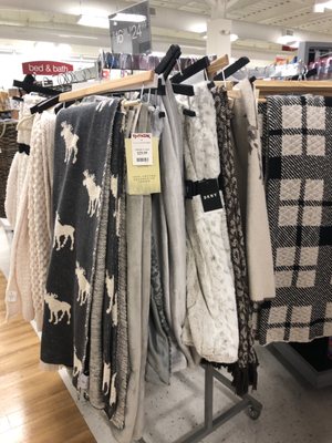 TJ MAXX - Updated August 2025 - 175 Photos - 470 Lewis Ave, Meriden