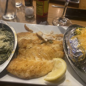 Hook Line & Schooner - Grilled Snapper - American Near Me - Smyrna, Georgia