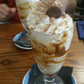 Alabama's All American Eatery - Caramel shake - New American Near Me - Manchester, XGM