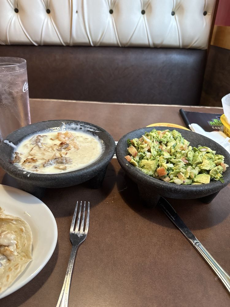 El Molcajete Cantina & Grill