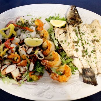 Restaurant Santorini - Salad Near Me - Saint-Constant, Quebec Restaurant Santorini - Salad Near Me - Saint-Constant, Quebec