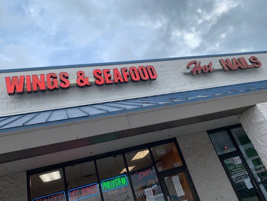 Wings & Seafood by null