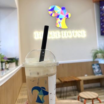 Bb Tee House - black milk tea with boba & cheese foam - Bubble Tea Near Me - Philadelphia, Pennsylvania Bb Tee House - black milk tea with boba & cheese foam - Bubble Tea Near Me - Philadelphia, Pennsylvania