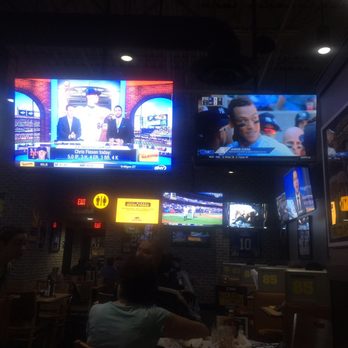 Buffalo Wild Wings - American Near Me - Centereach, New York