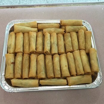 New Garden Kitchen - a tray of vegetable spring rolls - Chinese Near Me - Markham, Ontario New Garden Kitchen - a tray of vegetable spring rolls - Chinese Near Me - Markham, Ontario