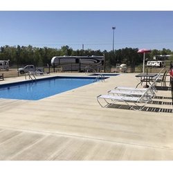 The Cove - Swimming pool was nice and perfect after our long drive.