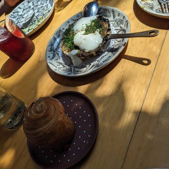 Maximo - Sweet onion dip served with a croissant. So good! - México, D.F., DIF