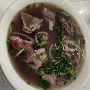 Pho Que Huong - Rare steak pho - Vietnamese Near Me - Honolulu, Hawaii