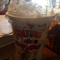 Frutas Lokas y Clamatos - An order of Fresas con Crema (Strawberries and Cream)
