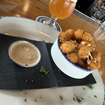 Tangled Roots Craft Beer & Kitchen - Wisconsin Fried Cheese Curds - Brewpubs Near Me - Vernon Hills, Illinois Tangled Roots Craft Beer & Kitchen - Wisconsin Fried Cheese Curds - Brewpubs Near Me - Vernon Hills, Illinois