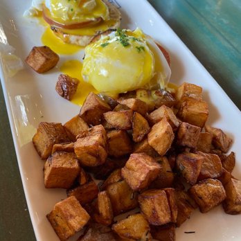 Fig Tree Cafe - Eggs benedict and house potatoes - Sandwiches Near Me - Pacific Beach, California Fig Tree Cafe - Eggs benedict and house potatoes - Sandwiches Near Me - Pacific Beach, California