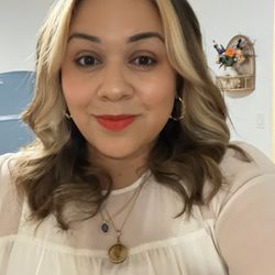 Iviana Jimenez Therapist - Hi, I'm a licensed Clinical Social Worker with 10+ years experience in mental health. I'm available and offer a sliding scale. Hablo Español