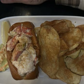 Row 34 - Seaport - Creamy Lobster Roll - New American Near Me - Boston, Massachusetts