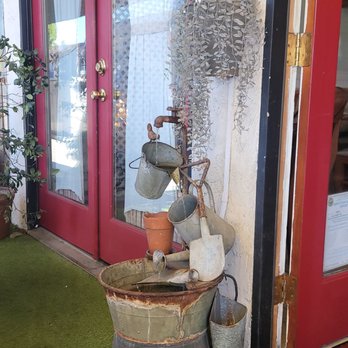 MeeMa’s - Decor - Breakfast & Brunch Near Me - Long Beach, California