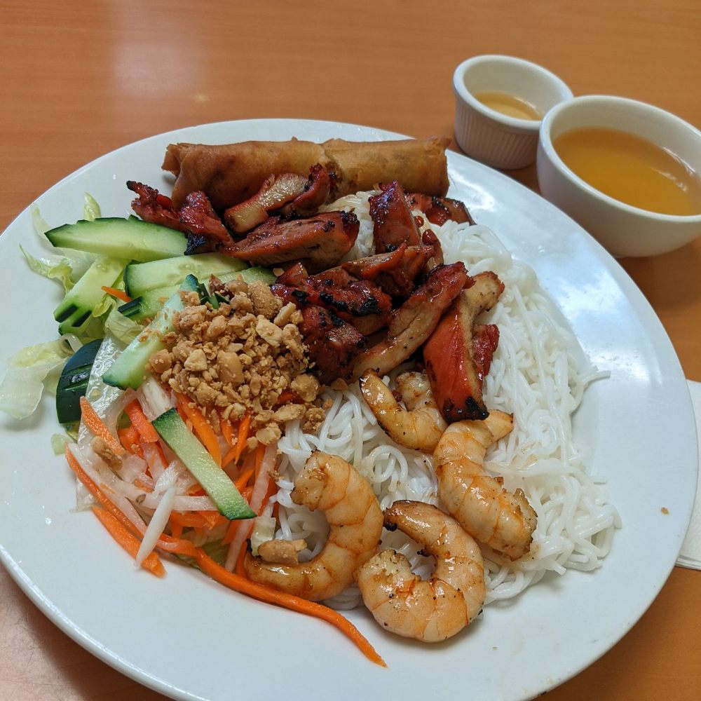 Pho Tay Bac - BBQ chicken & shrimp vermicelli 3.5/5 - Vietnamese Near Me - Brea, California Pho Tay Bac - BBQ chicken & shrimp vermicelli 3.5/5 - Vietnamese Near Me - Brea, California