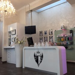 Homage To Hair & Beauty - Empfang