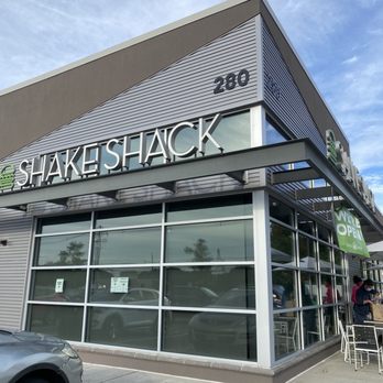 Shake Shack Livingston at the Circle - Fast Food Near Me - Livingston, New Jersey Shake Shack Livingston at the Circle - Fast Food Near Me - Livingston, New Jersey